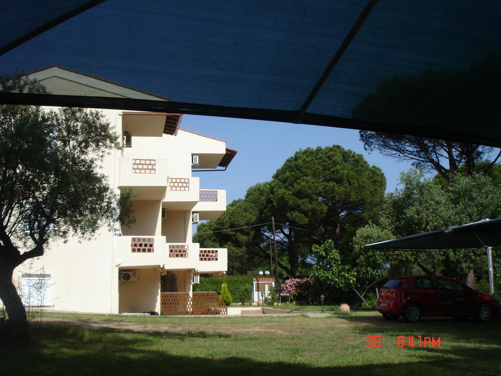 Elena Apartments Nikiti  Exteriör bild
